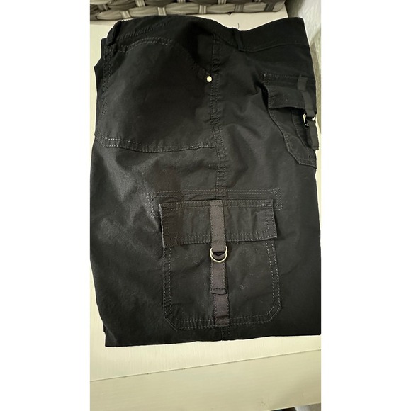 White House Black Market Black Cropped Cargo Pants Womens Size 6 - Picture 8 of 8